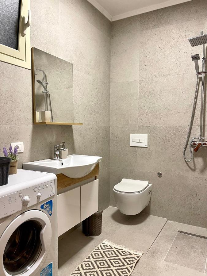 Sol Lux Studio Apartments 1St Floor Durrës Esterno foto